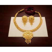 Exquisite Traditional Gold-Tone Floral Pendant Necklace & Earring Set