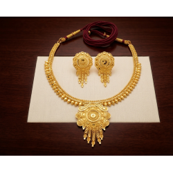Exquisite Traditional Gold-Tone Floral Pendant Necklace & Earring Set